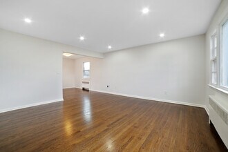 1078 Burnet Ave in Union Township, NJ - Building Photo - Building Photo