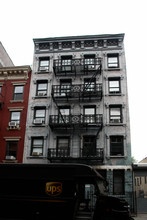 426 W 45th St in New York, NY - Building Photo - Building Photo