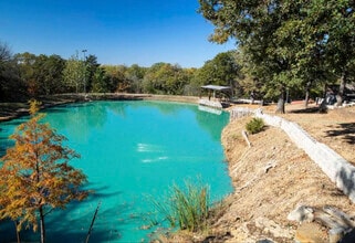 4455 County Rd 127 in Whitesboro, TX - Foto de edificio - Building Photo