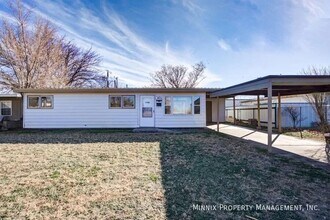 2107 48th St in Lubbock, TX - Foto de edificio - Building Photo