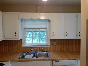 3024 Spruce Cir in Snellville, GA - Foto de edificio - Building Photo