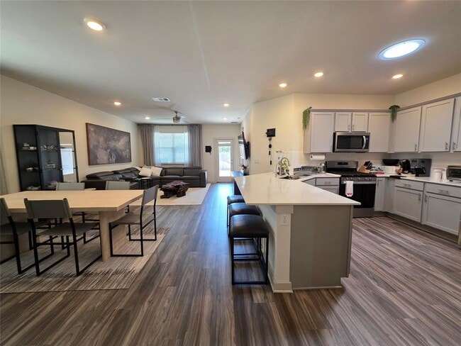 8415 Linda Michelle Ln in Austin, TX - Building Photo - Building Photo