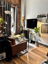 123 MacNab St S in Hamilton, ON - Building Photo