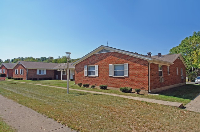 1149 S Alex Rd in Dayton, OH - Building Photo - Building Photo