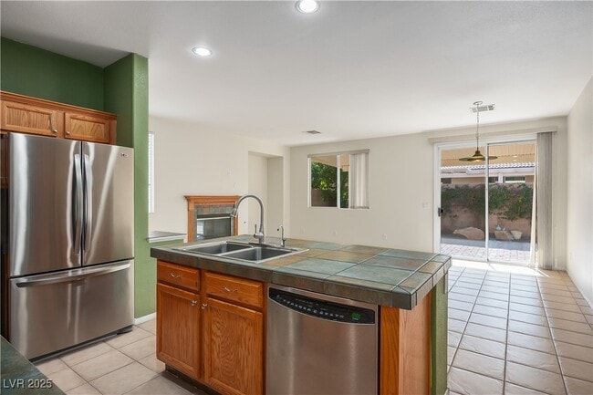 7423 Cleghorn Canyon Way