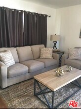 5428 Colfax Ave in Los Angeles, CA - Building Photo - Building Photo