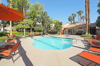 Bella Solara Apartment Homes in Las Vegas, NV - Foto de edificio - Building Photo