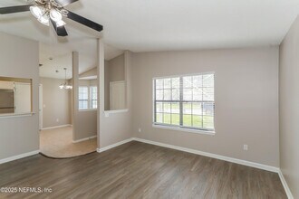 7453 Amandas Crossing Dr N in Jacksonville, FL - Building Photo - Building Photo