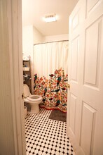 60 Egmont St, Unit 5 in Brookline, MA - Foto de edificio - Building Photo