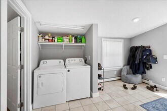 39 Hudson St, Unit Karla Dubrule in South Glens Falls, NY - Foto de edificio - Building Photo