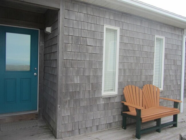 56378 North Carolina Hwy 12 in Hatteras, NC - Building Photo - Building Photo