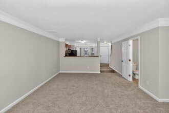 837 Crestwell Cir in Atlanta, GA - Building Photo - Building Photo