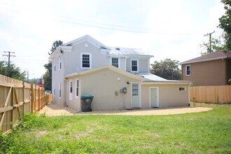 421 9th St NW in Charlottesville, VA - Building Photo - Building Photo