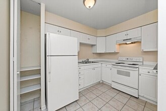 1441 N Dearborn St, Unit 2D in Chicago, IL - Foto de edificio - Building Photo