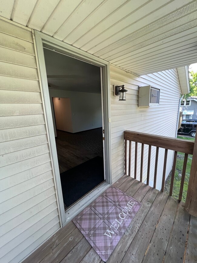 1557 Harlem Rd, Unit 1557 in Machesney Park, IL - Building Photo - Building Photo