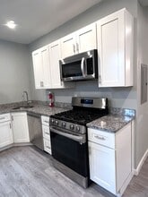 92 Greenville Ave in Johnston, RI - Building Photo - Building Photo