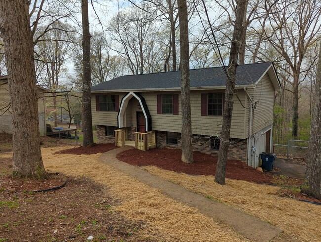 1605 Wendy Cir in Soddy Daisy, TN - Building Photo - Building Photo