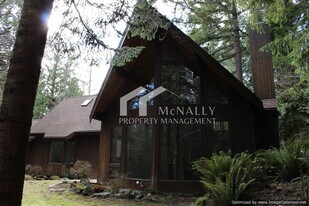 4701 83rd Ave NW in Gig Harbor, WA - Building Photo