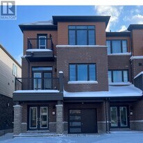 49 Pogie Dr in Welland, ON - Building Photo
