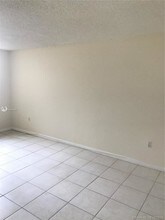 9310 Fontainebleau Blvd-Unit -303 in Miami, FL - Building Photo - Building Photo
