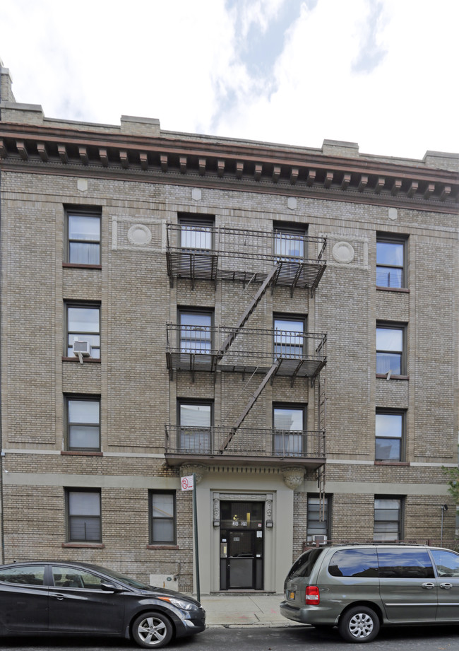 3405 34th St in Astoria, NY - Foto de edificio - Building Photo