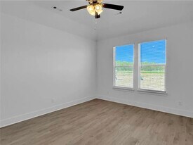 201 Collie Ave in Lowell, AR - Building Photo