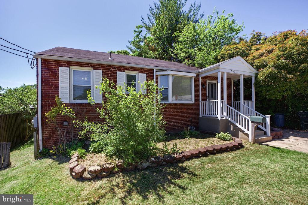 5031 Laguna Rd in College Park, MD - Building Photo