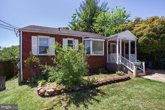 property at 5031 Laguna Rd