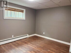 106 St.David's Rd in St Catharines, ON - Building Photo - Building Photo