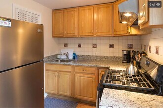 10 Saddlewood Ct in Jersey City, NJ - Building Photo - Building Photo