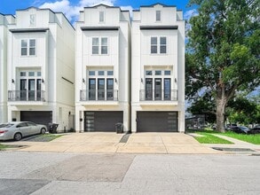 2221 Francis St in Houston, TX - Building Photo - Building Photo