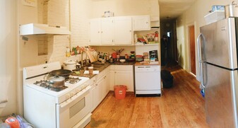 87 Hammond St, Unit #1 Apartamentos