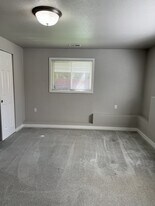 10302 141st St Ct E in Puyallup, WA - Building Photo