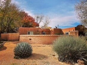 2820 Maximillian Rd NW in Albuquerque, NM - Building Photo - Building Photo