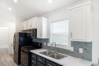 25928 Haynie Flat Rd in Spicewood, TX - Building Photo - Building Photo