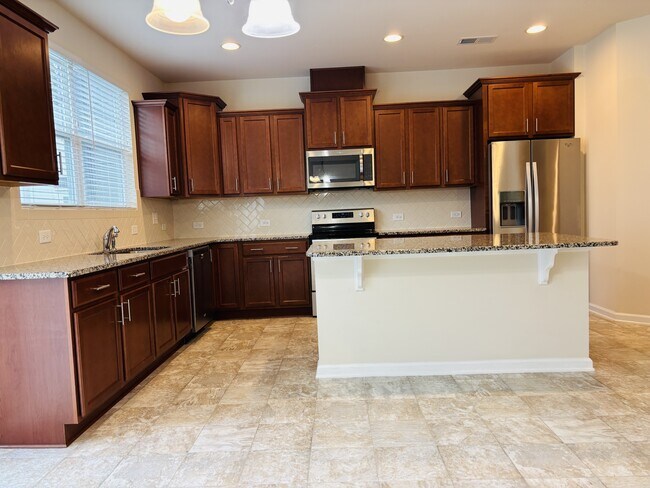 property at 1437 Salem Creek Dr