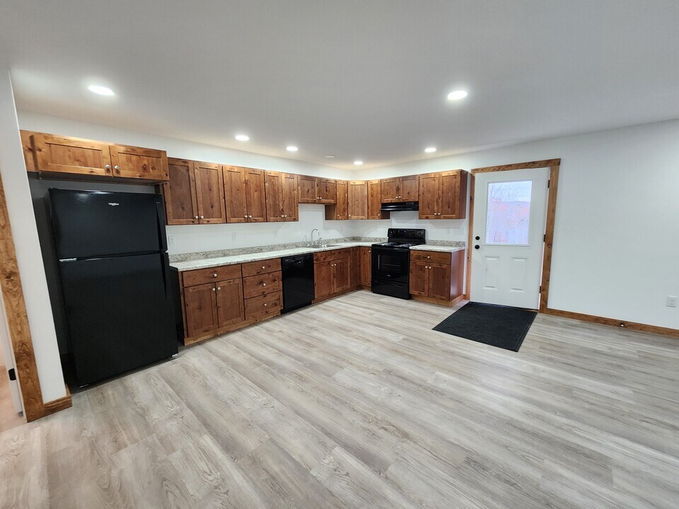 153 Clark Rd, Unit A in Winterport, ME - Building Photo