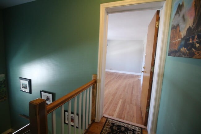 2901 W Farragut Ave in Chicago, IL - Building Photo - Building Photo