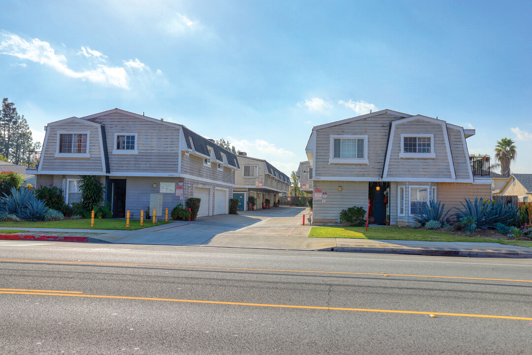 14864 Pacific Ave in Baldwin Park, CA - Building Photo