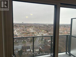 204 Burnhamthorpe Rd E in Mississauga, ON - Building Photo - Building Photo