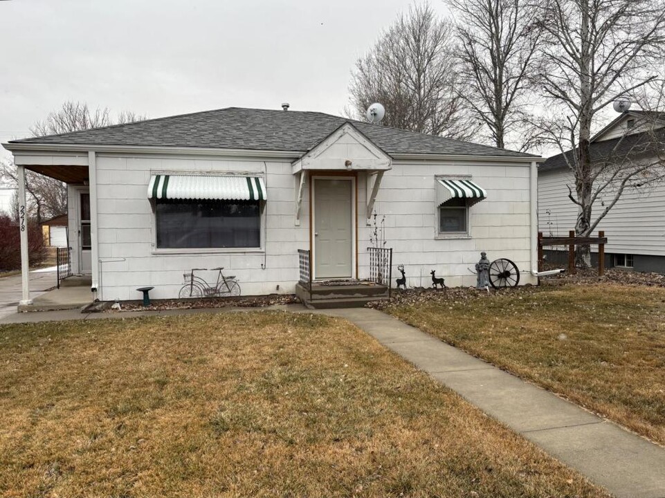 2218 East E Street in Torrington, WY - Building Photo