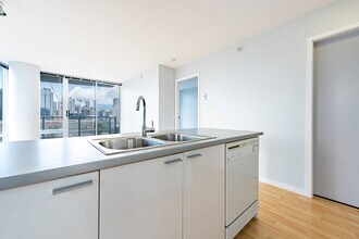 131 Regiment Square in Vancouver, BC - Building Photo - Building Photo