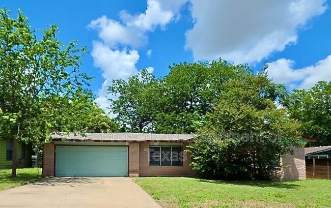 property at 1408 Glencrest Dr