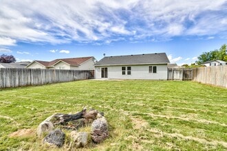 2021 W Grouse St in Nampa, ID - Building Photo - Building Photo