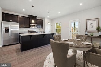 9643 Tall Oaks Rd in Montgomery Village, MD - Building Photo - Building Photo