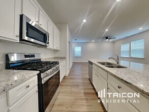 2464 Lennox Rd SE in Conyers, GA - Building Photo - Building Photo