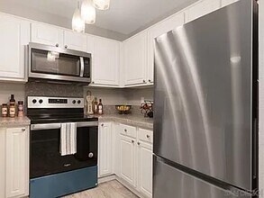 3440 Lebon Dr in San Diego, CA - Building Photo - Building Photo