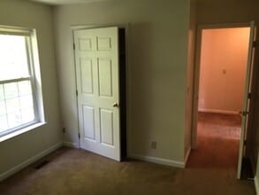 335 Duncan Ave in Front Royal, VA - Foto de edificio - Building Photo