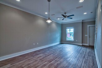 135 N Sand Palm Rd in Freeport, FL - Foto de edificio - Building Photo