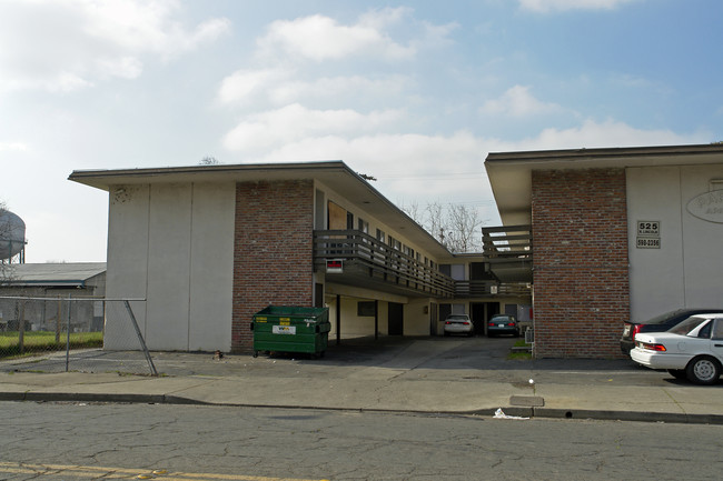 525 N Lincoln St in Stockton, CA - Foto de edificio - Building Photo